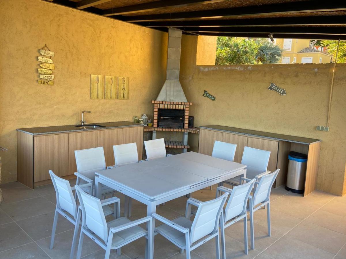 Villa פינסטראט מראה חיצוני תמונה