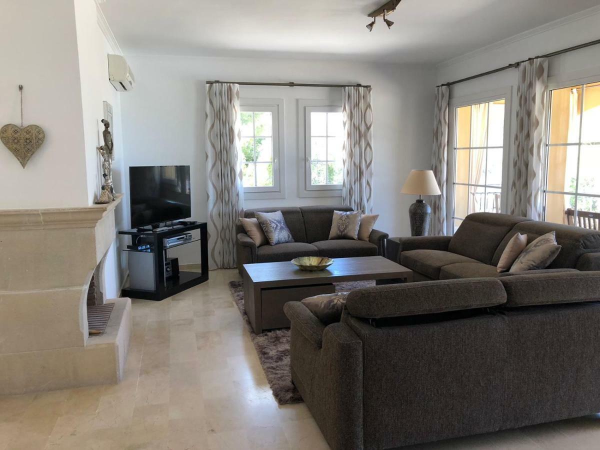 Villa פינסטראט מראה חיצוני תמונה