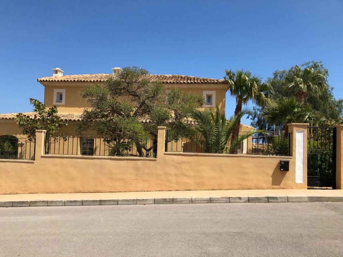 Villa פינסטראט מראה חיצוני תמונה
